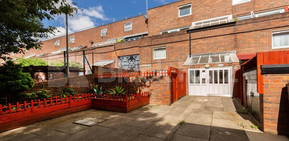 Recently decorated spacious 3 bed with a modern kitchen and bathroom Sanders Way, Archway / Crouch End